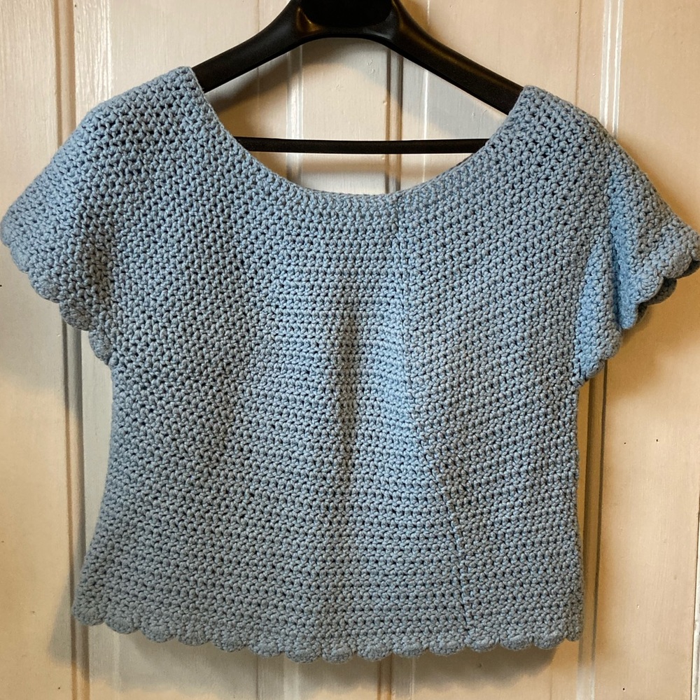 Vintage, handmade sweater. Good condition. Size M